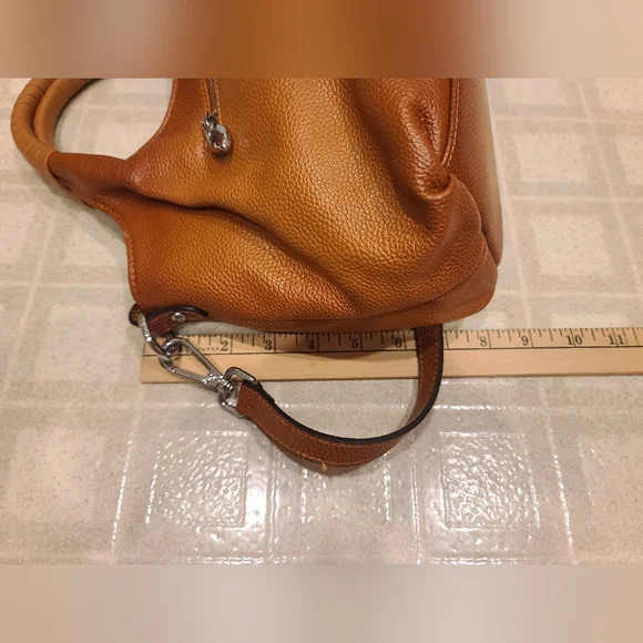 Iswee Leather Shoulder Bag - Picture 3 of 5